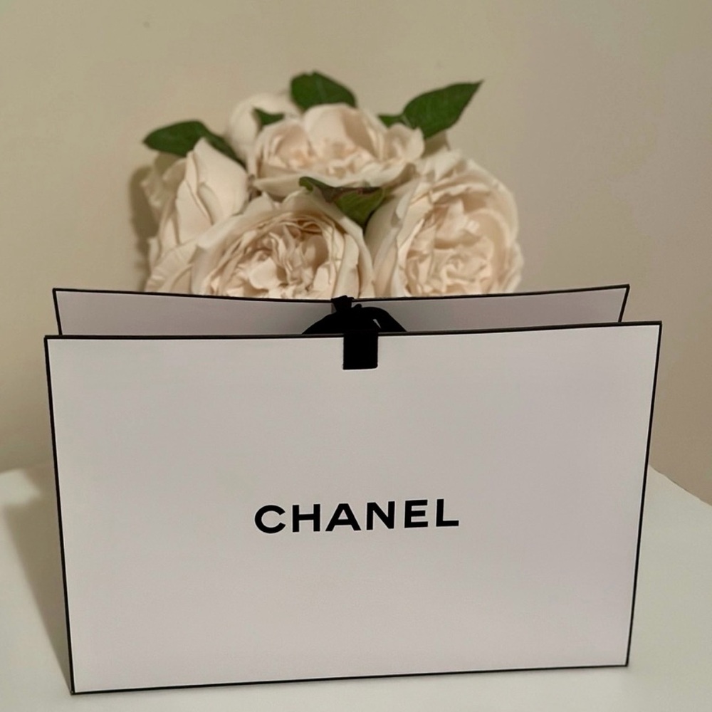 Chanel Origami White Black Gift Bag Decor Purse Storage EUC EMPTY AUTHENTIC